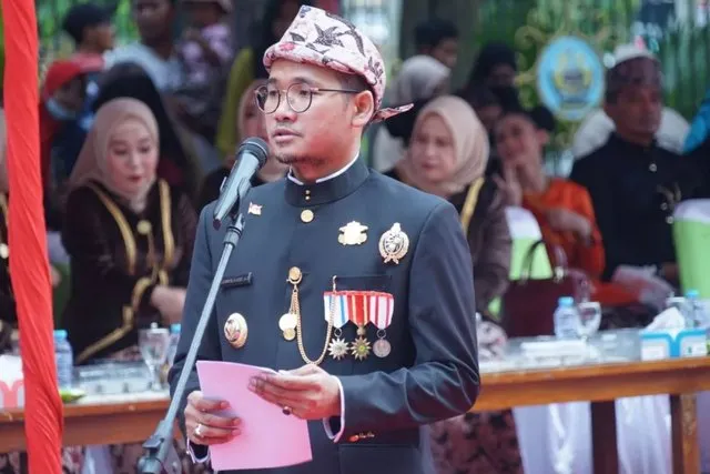 Bupati Bangkalan, Dicekal KPK, Kini Dijadikan Tersangka, tak Lama Lagi Ditahan
