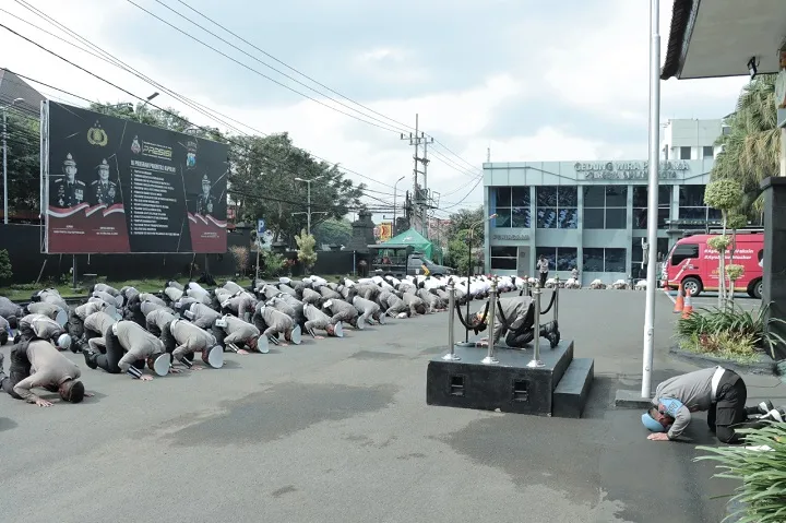 TGIPF: Pengusaha Rokok Diduga Atur Pertandingan Malam