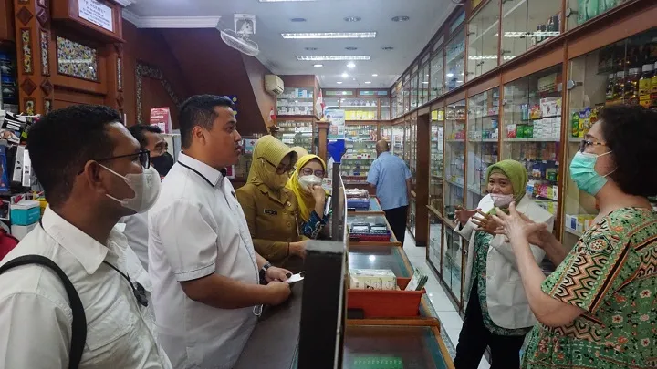 Cegah Kasus AKI, Polresta Sidoarjo dan Dinkes Razia Apotek