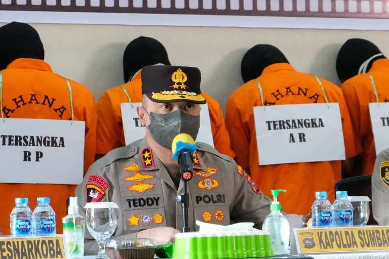 Irjen Teddy Nekat!