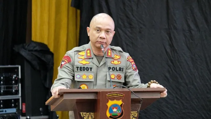 Senin, Irjen Teddy Diperiksa Mabes dan Polda Metro Jaya