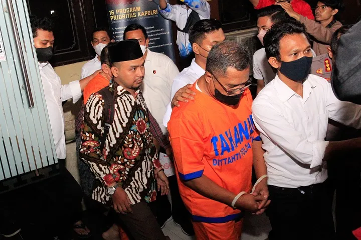 6 Tersangka Ditahan, Ketua Panpel Tak Terima