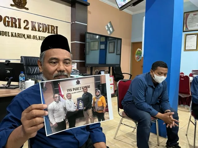 Dituding Tahan Ijazah Siswa, Ini Penjelasan Kasek SMK PGRI 2 Kota Kediri