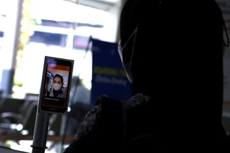 PT KAI Uji Coba Layanan Baru Face Recognition Boarding Gate