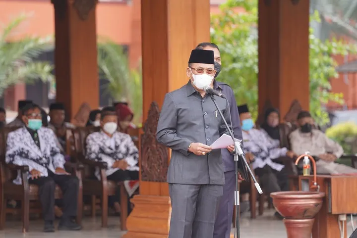Sekdakot Pimpin Upacara Hari Guru