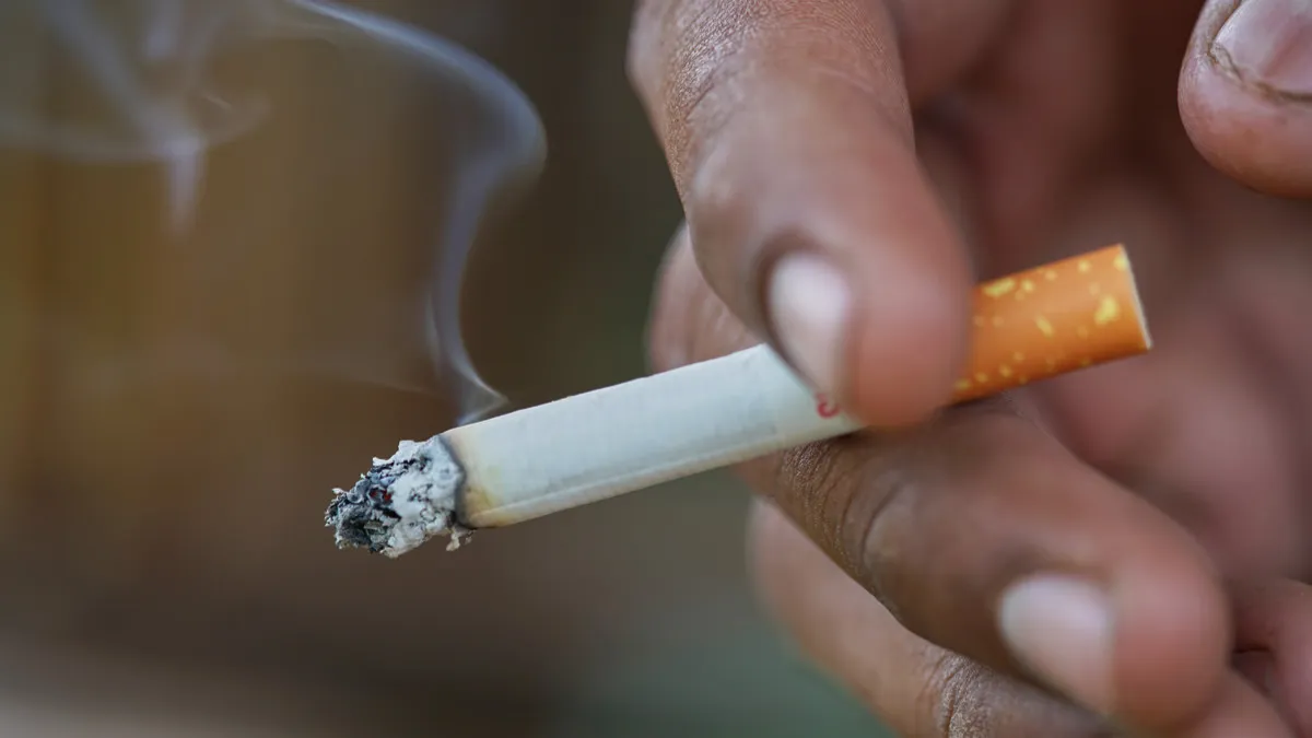 Studi: Vape dan Rokok Punya Dampak Sama pada Jantung