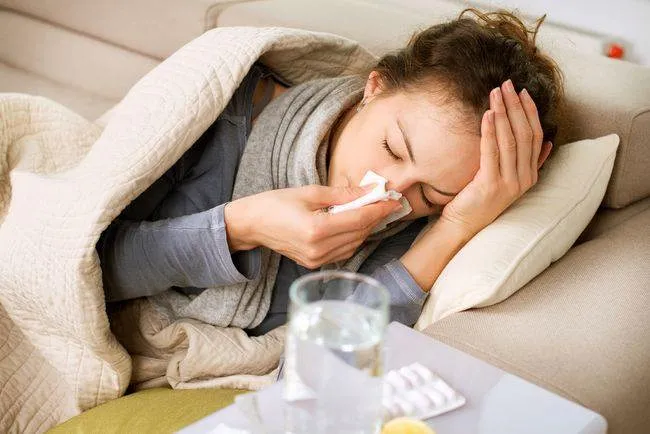Jangan Sembarang Minum Obat Bebas Saat Pilek