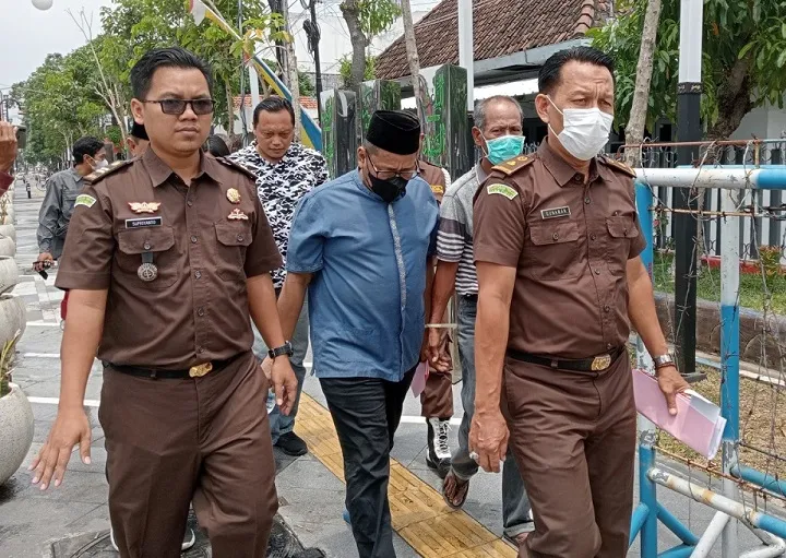 Jaksa Cabul Diserahkan ke Kejari Jombang