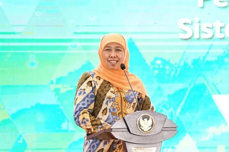 Gubernur Khofifah Dinobatkan Jadi Gubernur Terpopuler