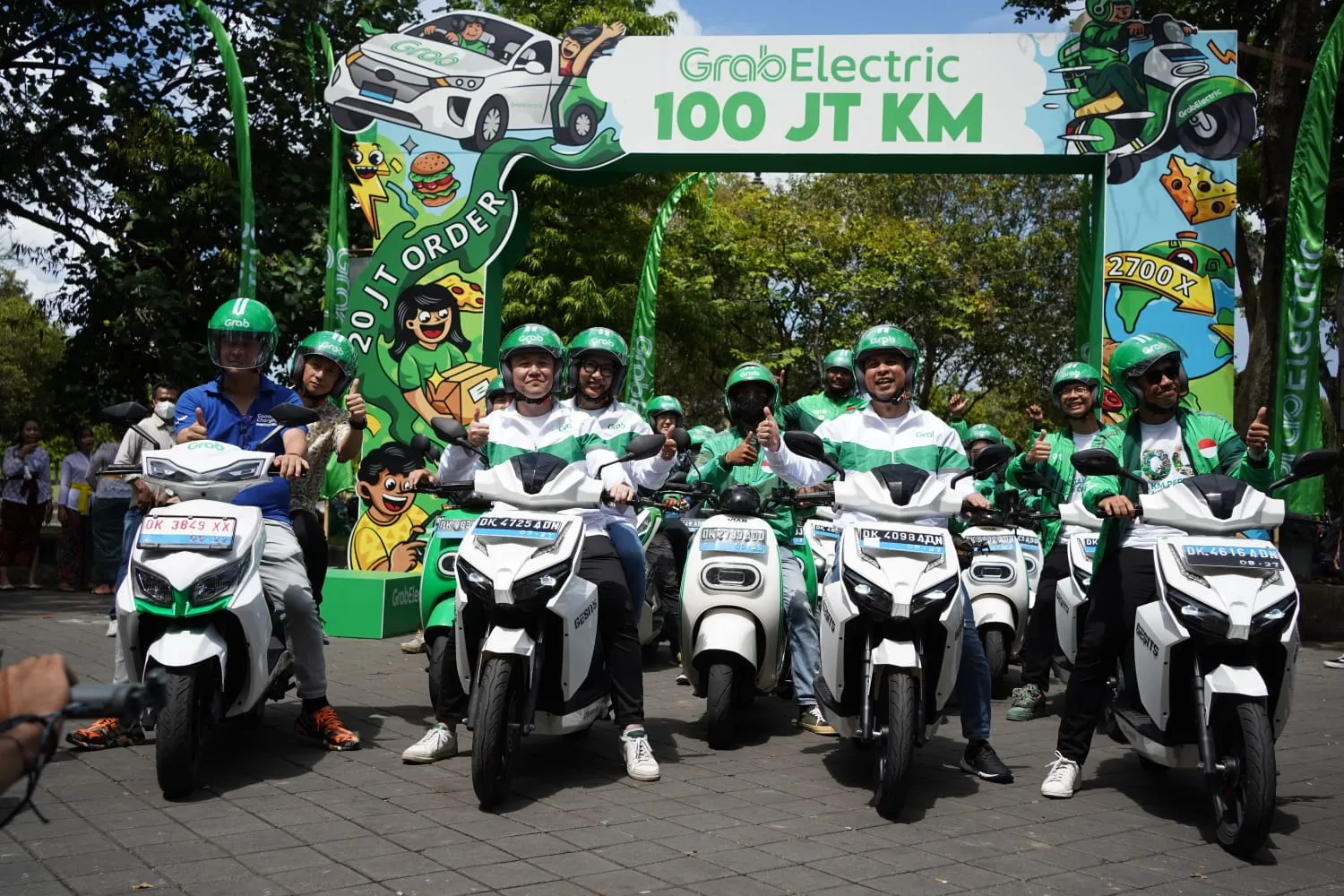 Tempuh Jarak 100 Juta Kilometer, GrabElectric Jadi Pelopor Kendaraan Listrik Ride Hailing Terbesar di Indonesia