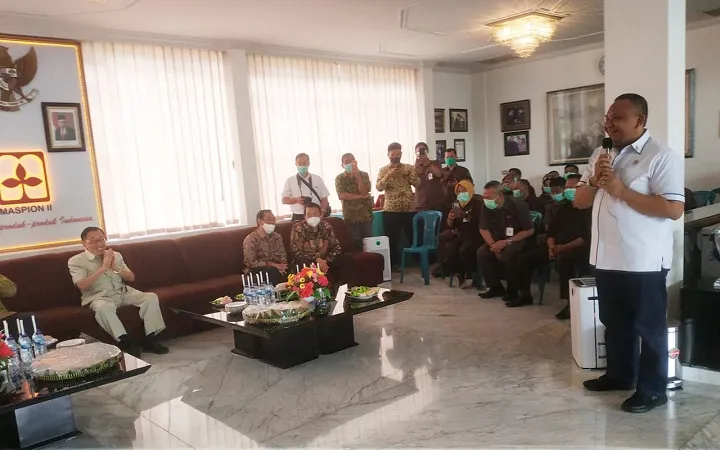 Temui Bos dan Pekerja Maspion Grup, Wamenaker Pastikan Kenaikan UMP 2023