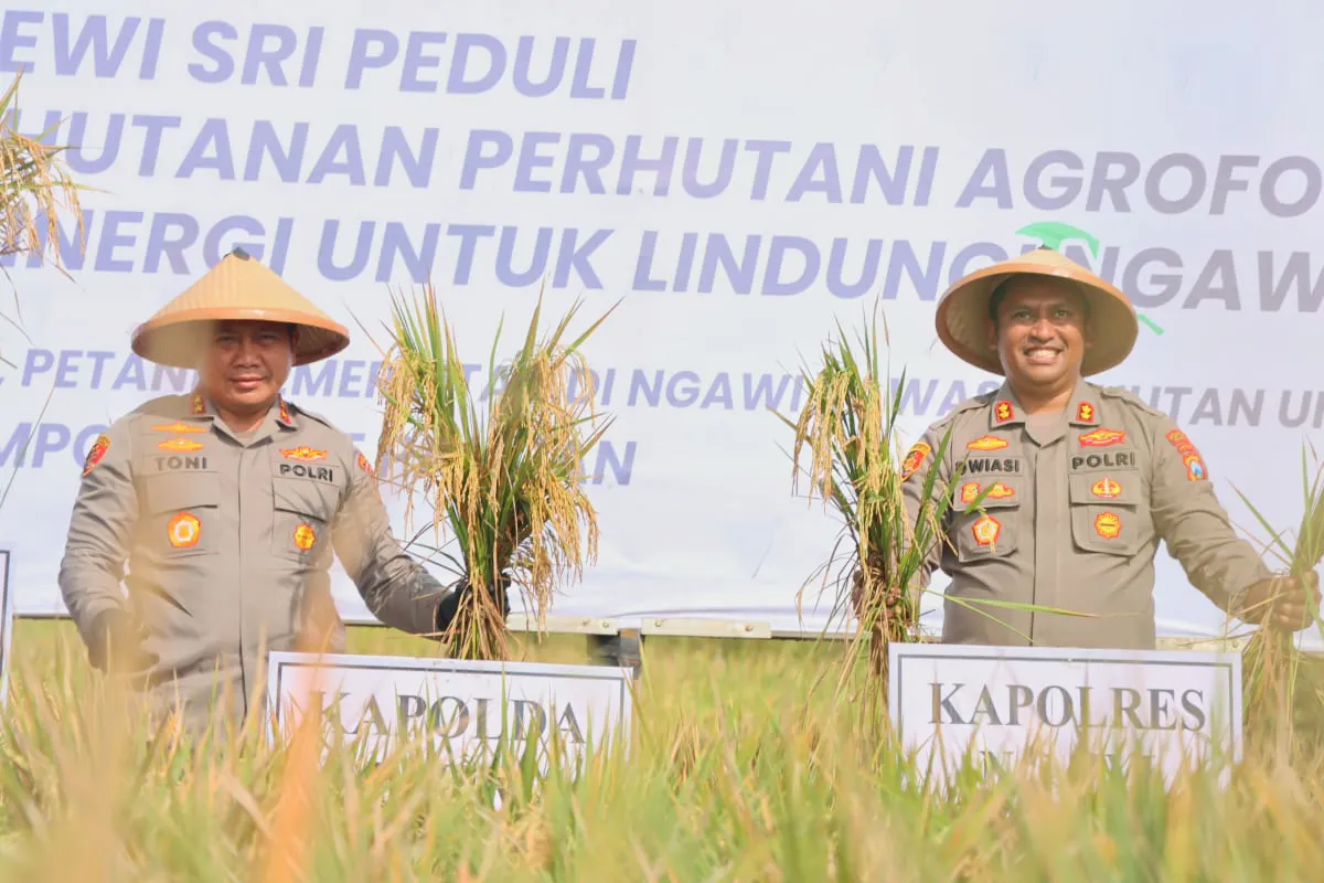 Kunjungan Kerja ke Polres Ngawi, Kapolda Jatim Hadiri Panen Raya dan Tanam Bibit Alpukat