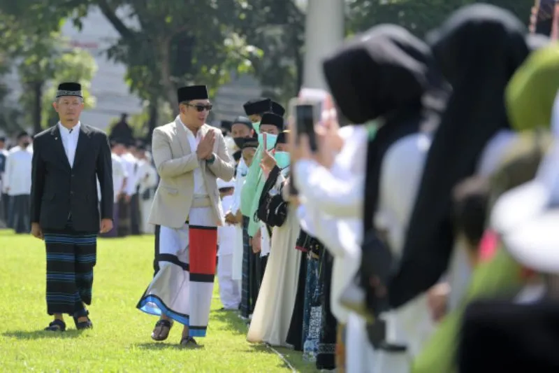 Ridwan Kamil Serahkan Bantuan untuk Pembangunan Sarana Prasarana Pendidikan di Bogor dan Depok