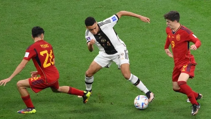 Grup E: Spanyol-Jerman, Grup F: Kroasia-Maroko