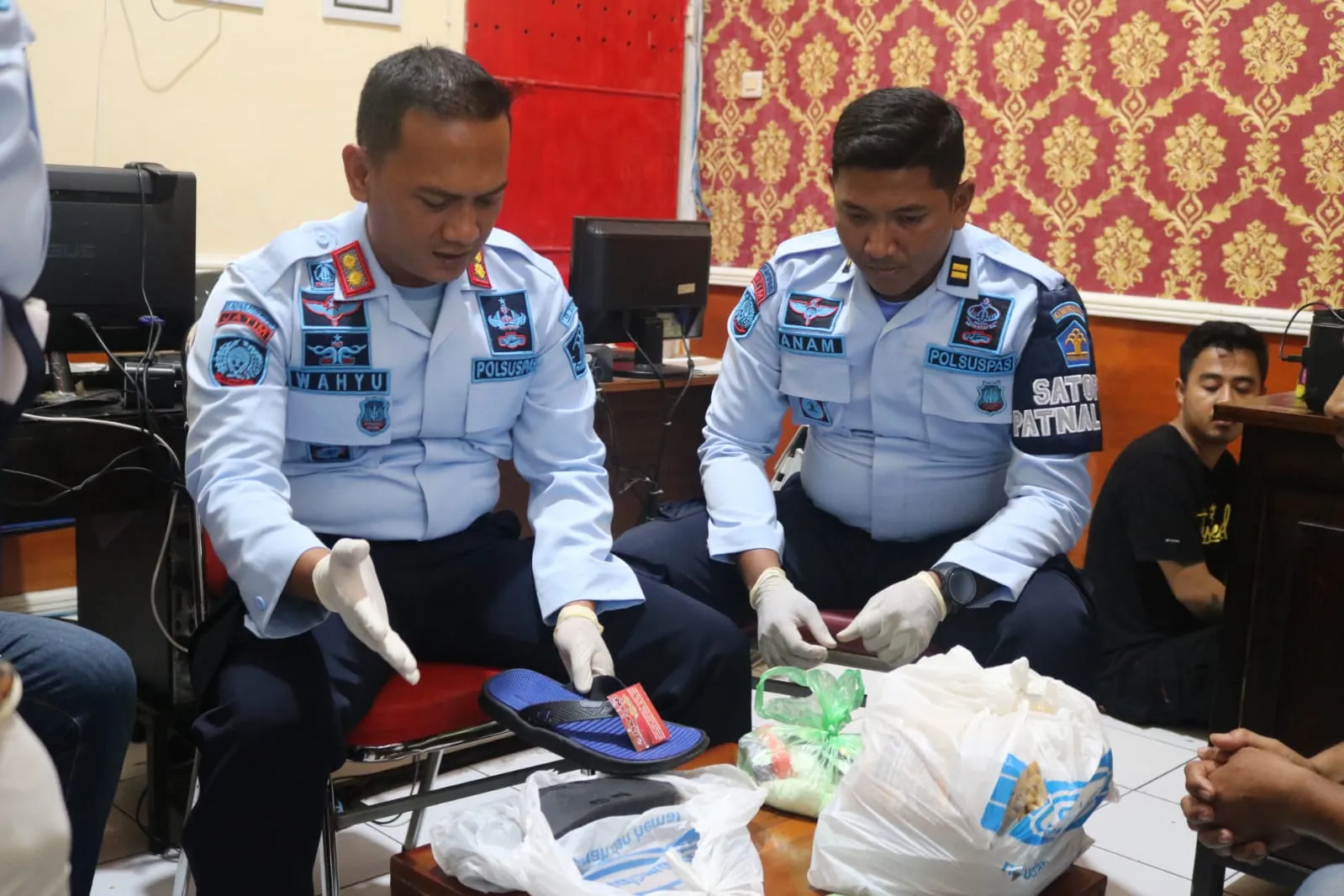 Ojol Antar Sandal Jepit Isi Sabu, Gagal Masuk Lapas Banyuwangi