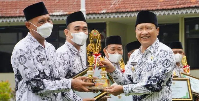 Bupati Pasuruan Apresiasi Perjuangan Guru Cerdaskan Generasi Bangsa