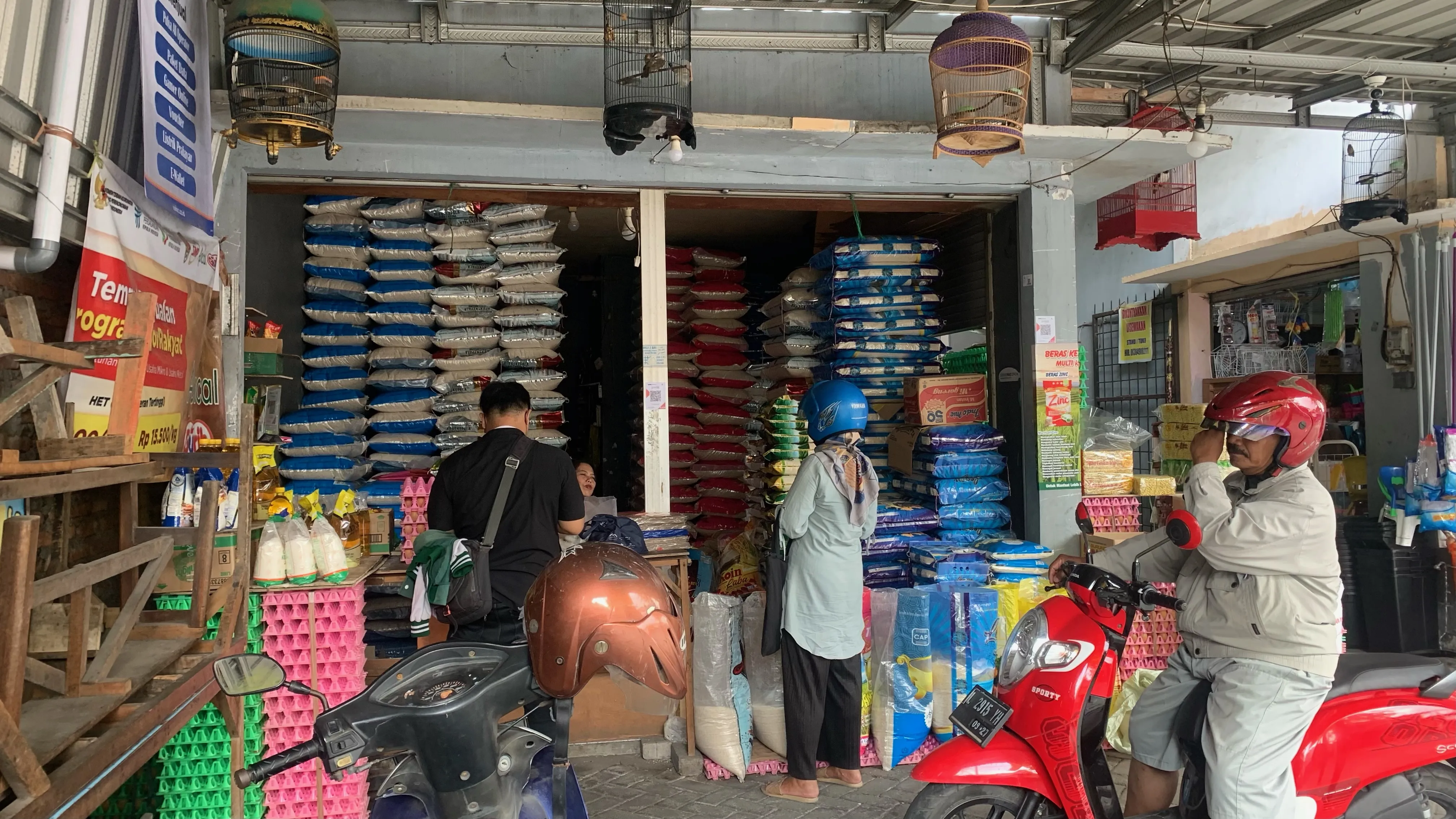 Harga Beras Naik, Pedagang Beras Sepi Pembeli