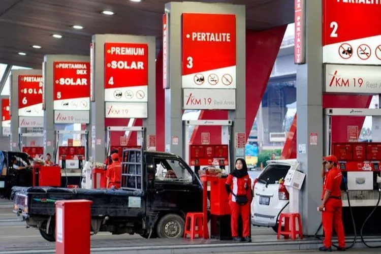 Konsumsi BBM Gila - gilaan! Pertalite Tembus 26 Juta KL, Solar 16 Juta KL