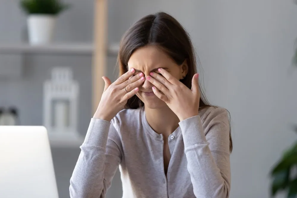 Peneliti: Kedipkan Mata dengan Cepat Bisa Jadi Tanda Awal Alzheimer