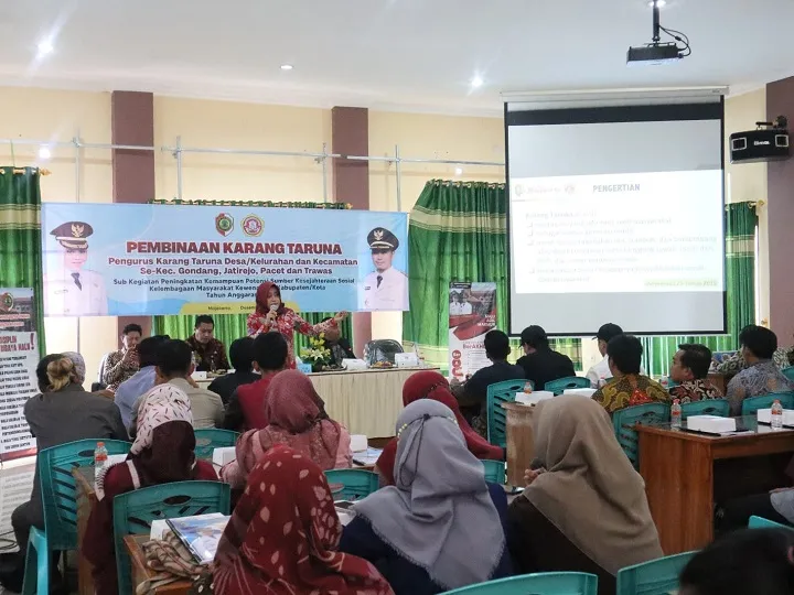 Bupati Ikfina Harapkan Karang Taruna Jadi Pelopor Kembangkan Potensi Desa