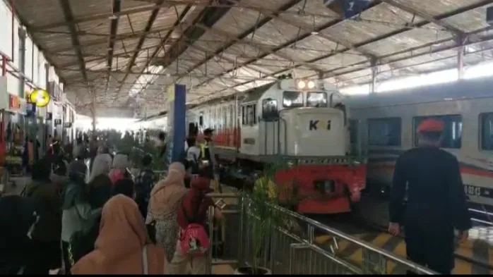 Tiket Penumpang KA dari Wilayah KAI Daop 7 Madiun Terjual 75.990 Lembar Tiket Jelang Masa Angkutan Natal dan Tahun Baru 2023