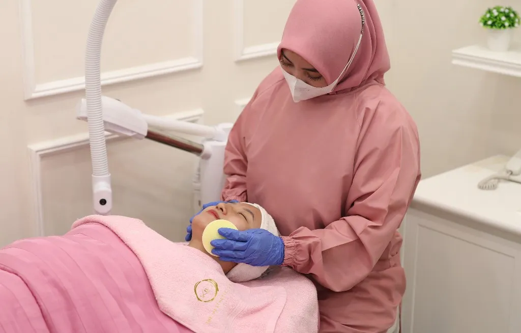 Facial hingga treatment tubuh gratis di KLT The Aesthetic Clinic