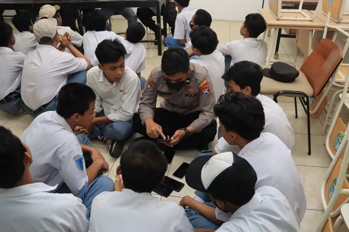 Tracing Kelompok Perusuh, Polisi Razia Hingga ke SMA/SMK