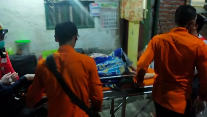 Istri, Pasangan Lansia yang Bakar Diri di Gersikan, Meninggal Dunia