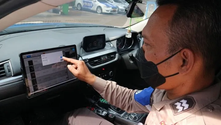 Baca juga : Pelanggaran Lalin Meningkat, Tilang Manual akan Diberlakukan Lagi