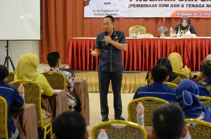 Beri Pembinaan SDM Diskopukmperindag, Sekdakot Bocorkan Kabar Bagus Nasib Tenaga Non ASN