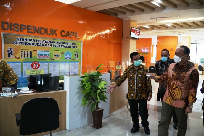 Ditjen Kependudukan saat berkunjung ke Gedung MPP Gajah Mada