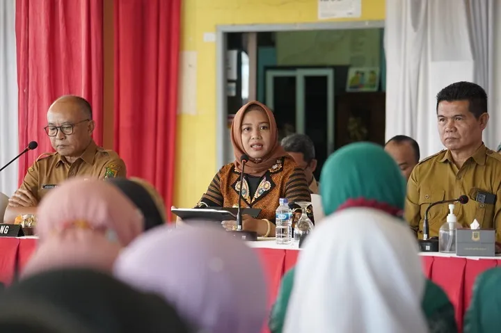 Lahan TPA Terbatas, Ning Ita Minta Optimalkan Bank Sampah dan Budidaya Maggot