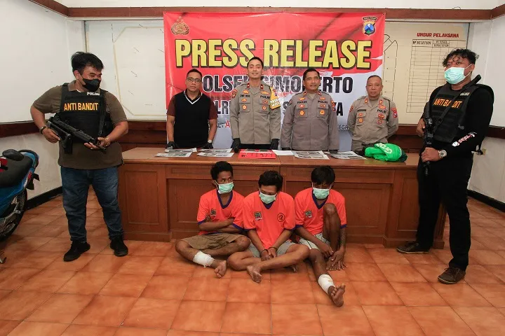 Komplotan Bandit Curi Motor dengan Menyamar sebagai Ojol