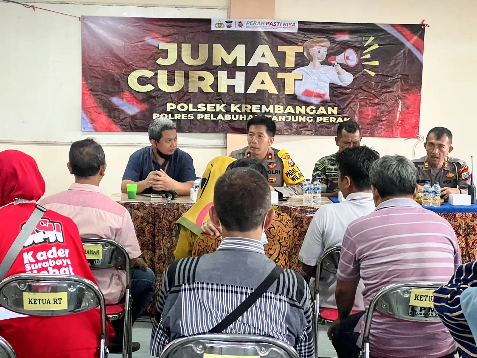 Gelar Program "Jum'at Curhat", Polsek Krembangan Tampung Aspirasi Masyarakat
