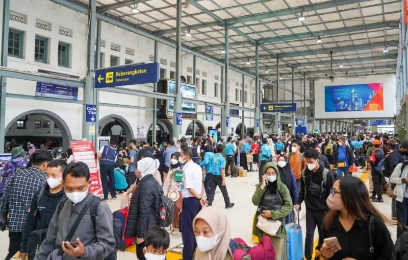 8,3 Juta Orang Berpergian Dengan Angkutan Umum pada Libur Nataru 2023
