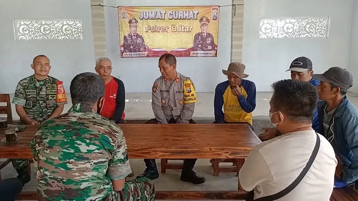 Baca juga : Polsek Selorejo Gelar Program Jumat Curhat Usai Vaksinasi