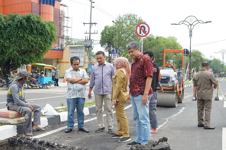 Sidak Megaproyek Empunala, Dewan Temukan Jalan Berlobang dan Bergelombang