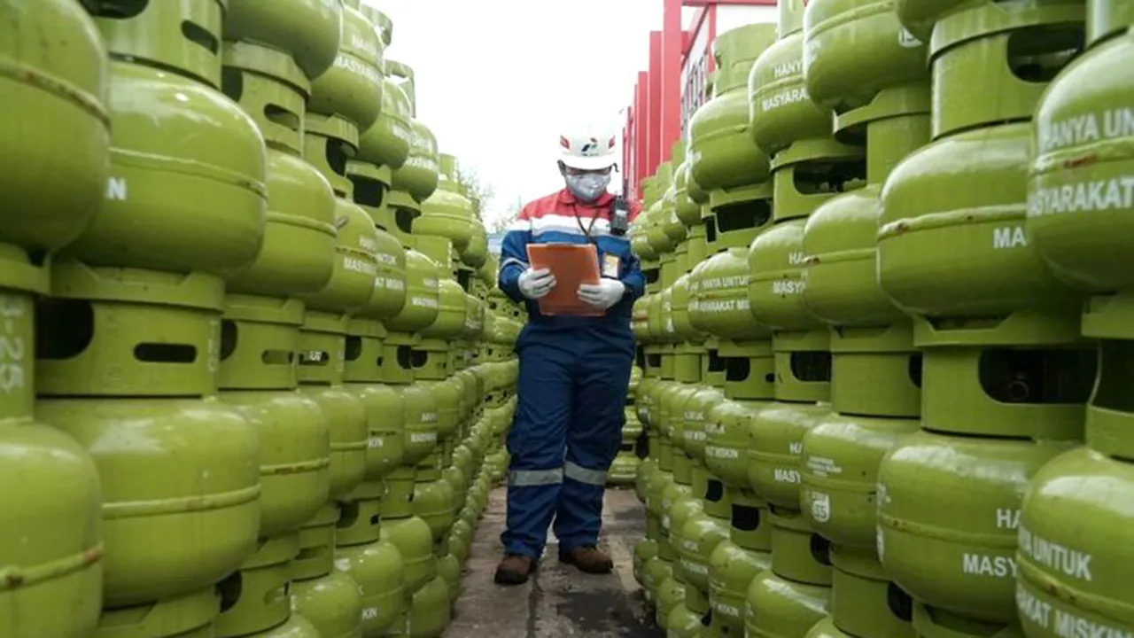 Pertamina: Ada Warung Kecil Boleh Jual Elpiji 3 Kg
