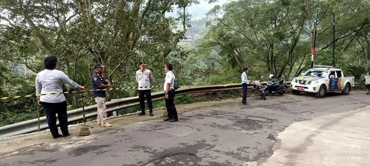 Antisipasi Longsor, Jalur Pacet-Trawas Ditutup saat Hujan Lebat
