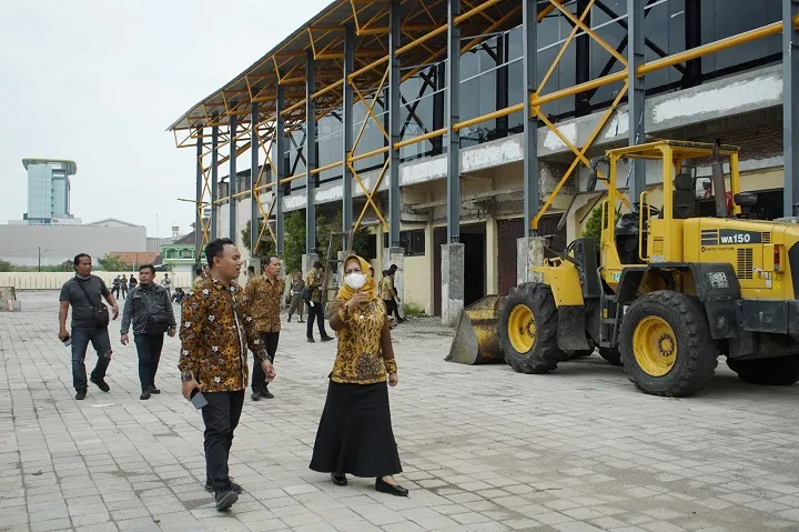 Pastikan Kelancaran "Ngaji Bareng Cak Nun", Wali Kota Mojokerto Cek Lokasi Gor & Seni Mojopahit