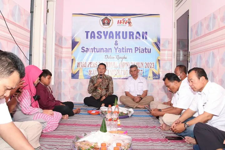 Bupati Lamongan Sebut Profesi Wartawan MuIia, dan Minta Terus Kawal Proses Pembangunan