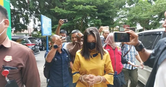 Diperiksa Dokter Jiwa, Yunita Tenang...
