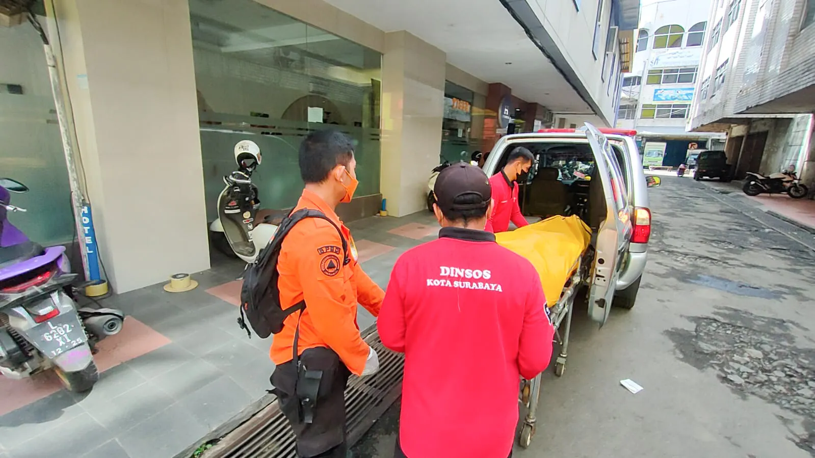 Baca juga : Pria Asal Jakbar Ditemukan Tewas di Kamar Hotel Surabaya