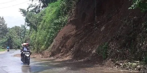 Hujan Berjam-jam, Pacet-Trawas Mojokerto Dikelilingi Bencana Longsor