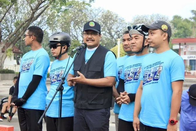 Wali Kota Pasuruan Beserta Ribuan Warga Ramaikan Gowes Bersama