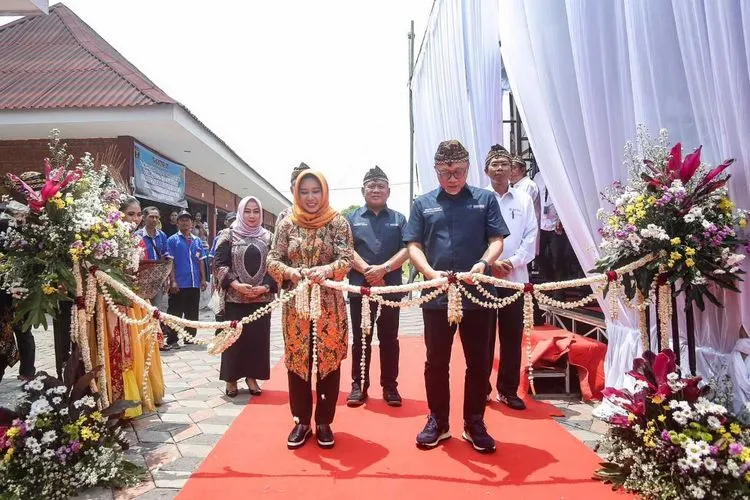 Mendag Zulhas Resmikan Lima Pasar Baru di Kota Mojokerto
