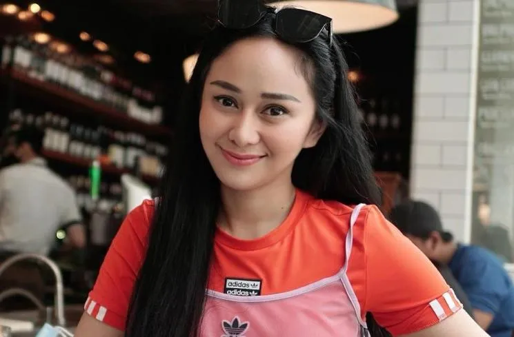 Belum Menikah, Denise Chariesta Koar-Koar Test Pack Hamil