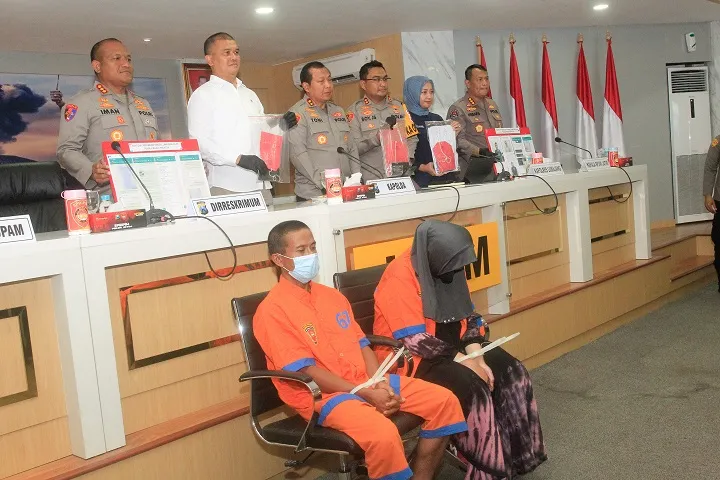 Polda Jatim Gagalkan Penyelundupkan 17 TKW ke Arab Saudi, Pasutri Ditangkap
