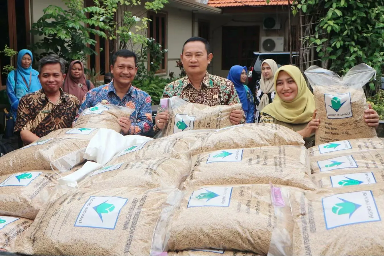 Baca juga : Petani Terdampak Banjir di Lamongan dapat Bantuan 1 Ton Bibit Padi