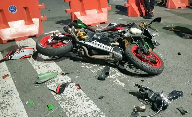 Pemotor Mabuk Tabrak Tiga Satpol PP di Surabaya